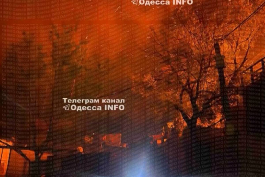 Ночью одесский порт оказался под градом российских дронов