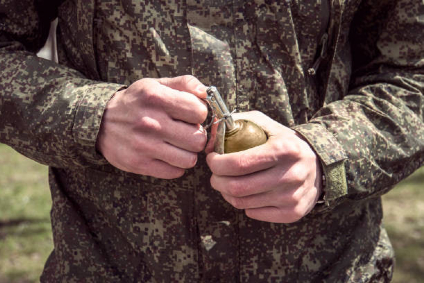Военный из Одесской области чуть не устроил домашний арсенал и наркоплантацию