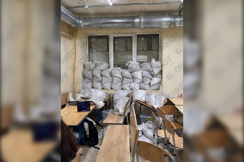 Строительные мешки упали на голову ребёнка в одесской гимназии