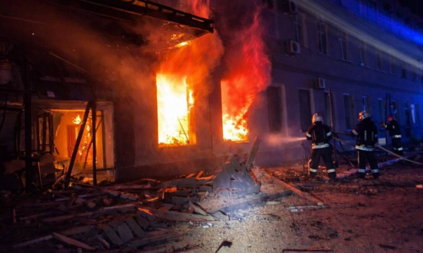 Взрывы в Измаиле: после атаки ВС РФ на склады НАТО в порту начался пожар