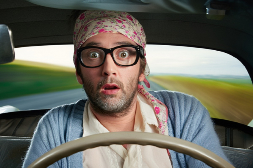 Житель Одессы пытался сбежать в Молдавию, переодевшись бабушкой