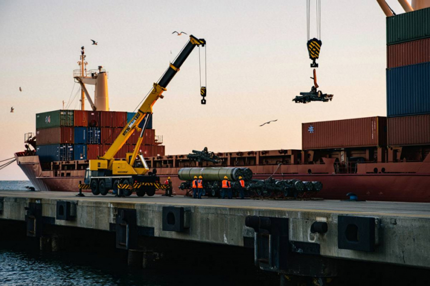 Водолацкий: сделка по Черному морю позволит Киеву ввозить в Одессу оружие для ВСУ под видом зерна