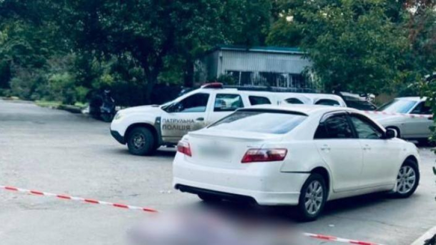  В Одессе пьяный водитель насмерть сбил мужчину во дворе жилого дома