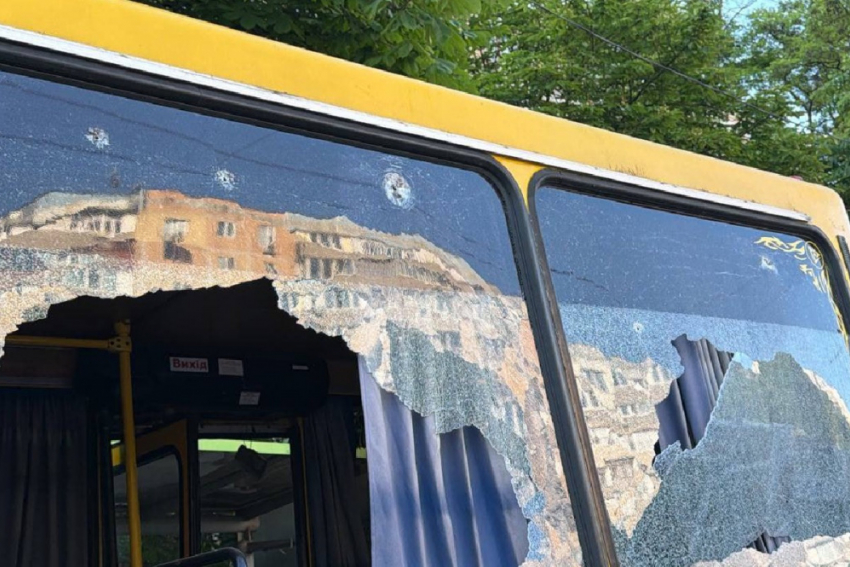 В Одессе на остановке прогремел взрыв, три человека пострадали
