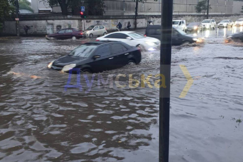 Одессу затопило ночным ливнем – в городе коллапс