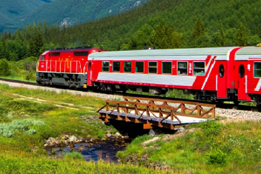 Атака по подстанциям железной дороги Украины парализовала поезда в Одессе