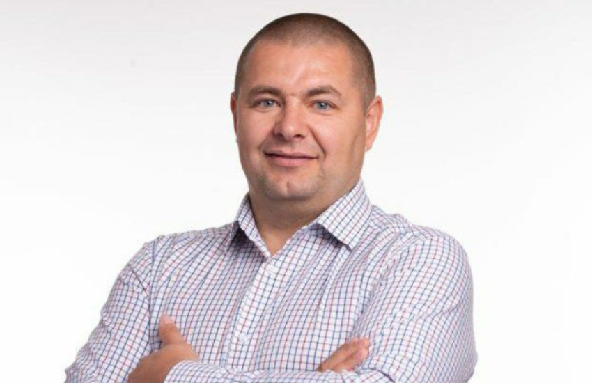 Биткоины, $140 тысяч и восемь авто нашли в декларации депутата под Одессой