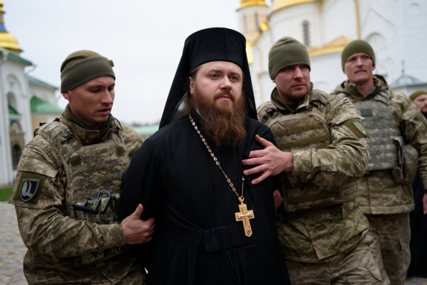 Клирик УПЦ из Одессы устраивал мужчин учителями в школу, чтобы спасти от мобилизации 