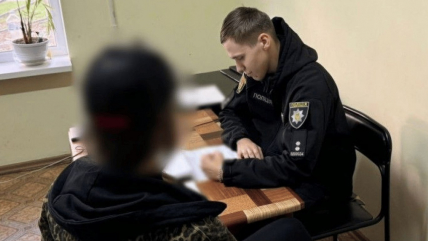 Травмы головы, шеи и живота: в одесской школе 13-летняя девочка жестоко избила одноклассницу