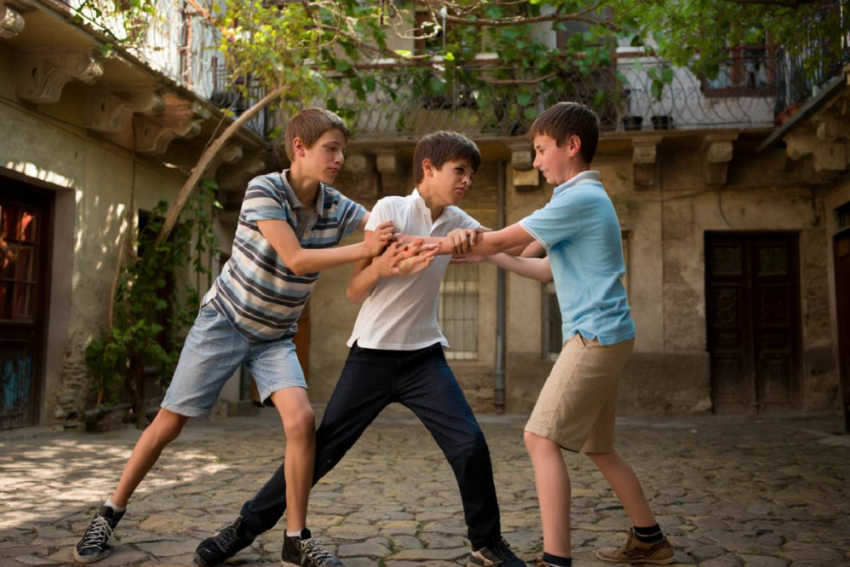 Житель Одессы рассказал, как дети били и душили мальчика, играя в ТЦК