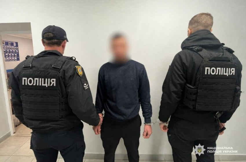 В Одесской области 25-летний парень избил и ограбил 53-летнюю женщину в ее же доме