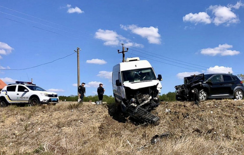 В Одесской области легковушка вылетела на встречку и столкнулась с грузовиком