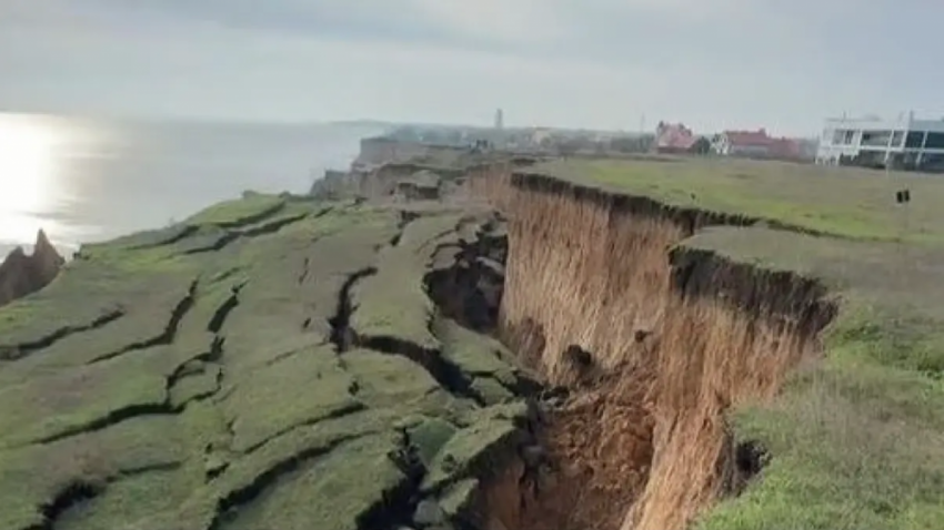 Побережье Санжейки в Одесской области оказалось под угрозой обвалов