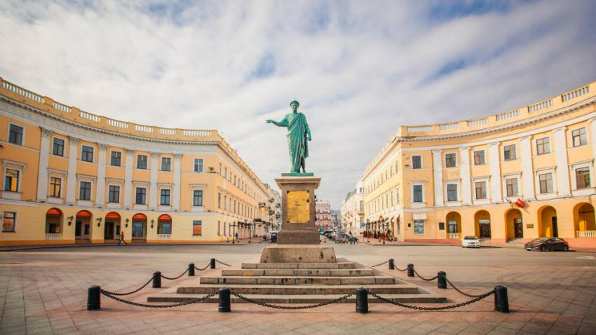 В Одессе русский гимн меняют на другую русскую песню, но в украинском переводе