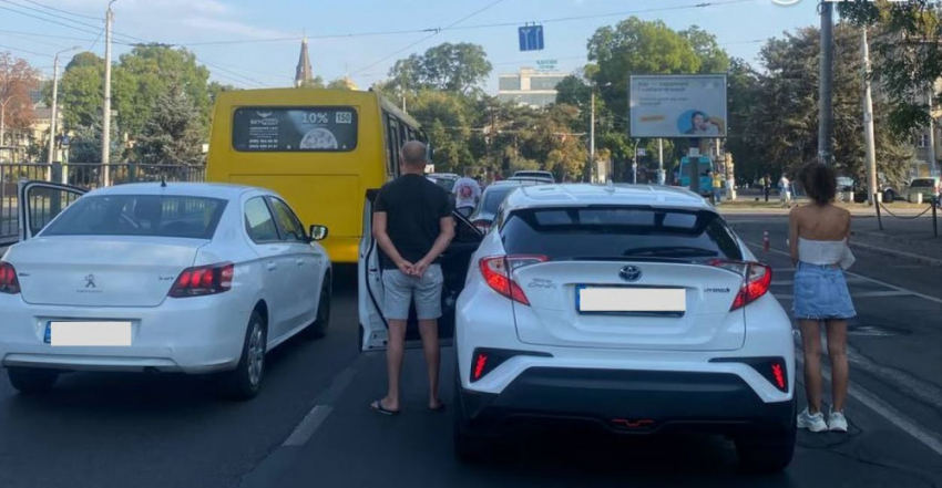 Одесситов возмутило перекрытие дорог из-за минуты молчания