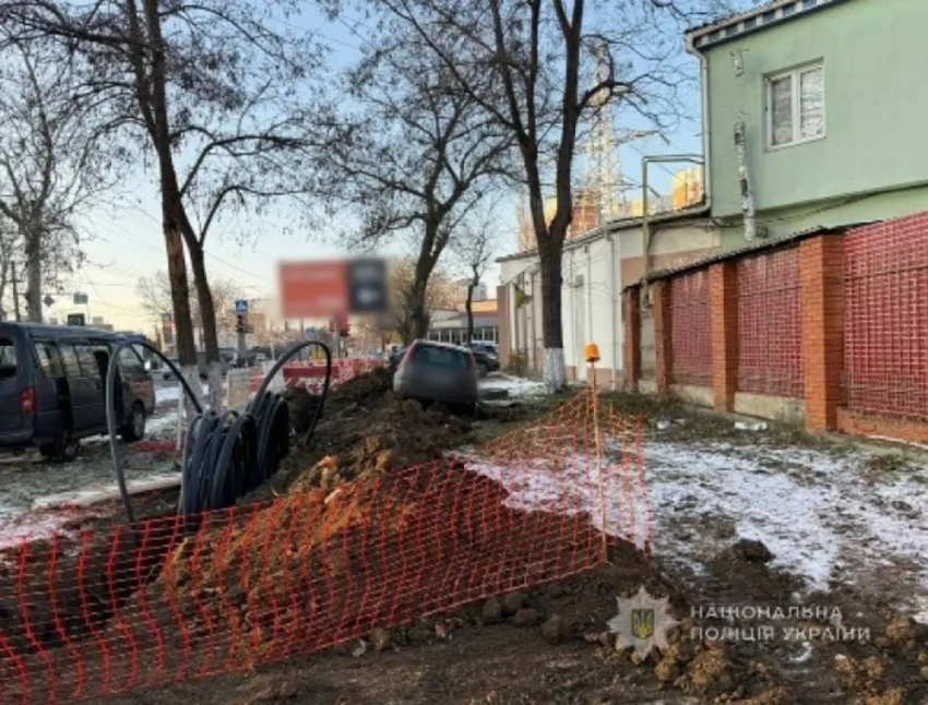 В Одессе Ford вылетел на тротуар и сбил подростка на оживлённом перекрёстке