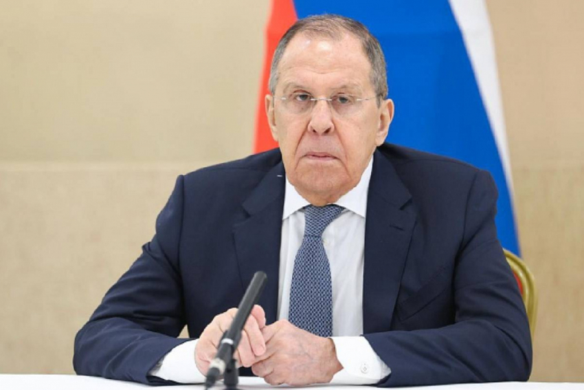 Лавров: Макрон прикрывает провалы своей власти разговорами о вводе войск в Одессу