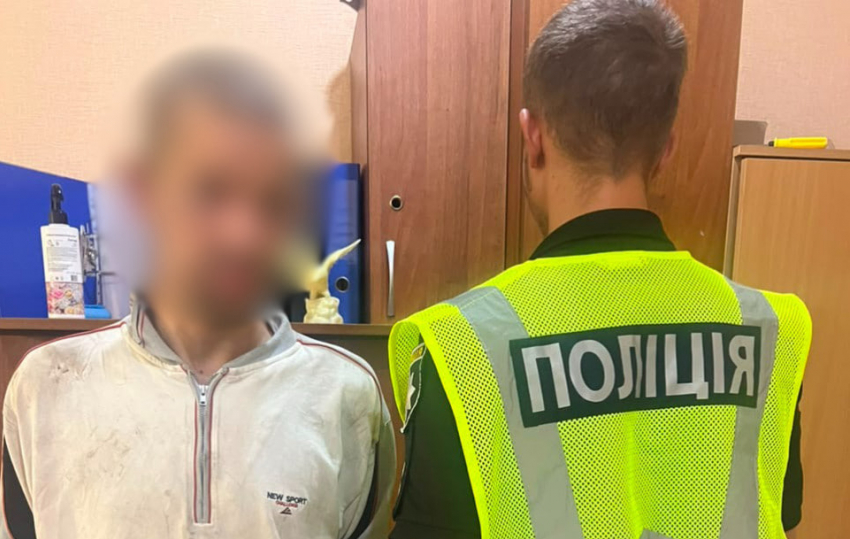 Одессит сорвал украинский флаг и потоптался по нему
