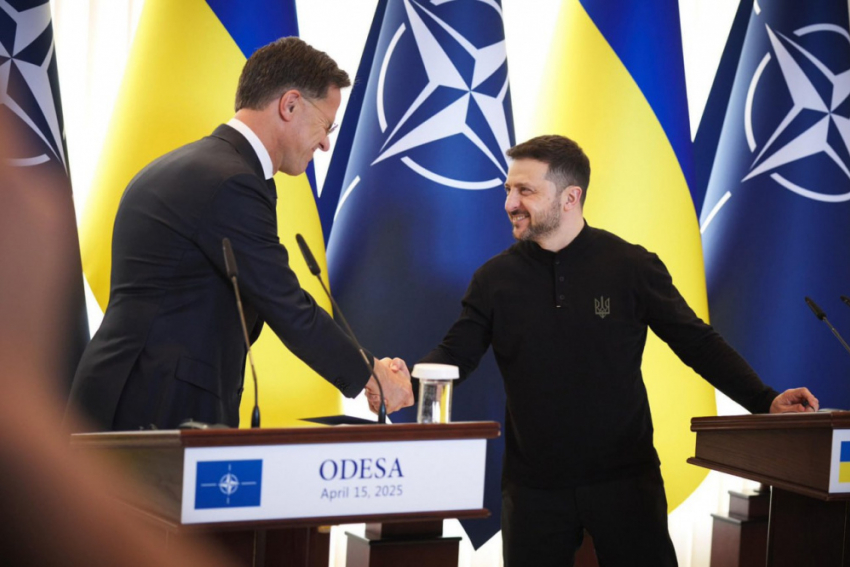 Генсек НАТО Рютте заявил в Одессе, что не станет вмешиваться в мирный процесс по Украине