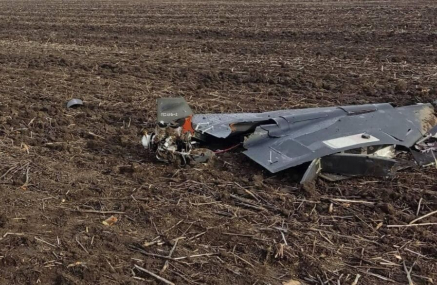 Житель Одесской области решил поднять обломки сбитого дрона, и они взорвались в его руках