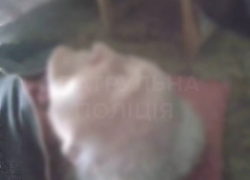 В Одессе пенсионерка несколько дней пролежала в своей квартире без еды и воды, лишившись возможности встать