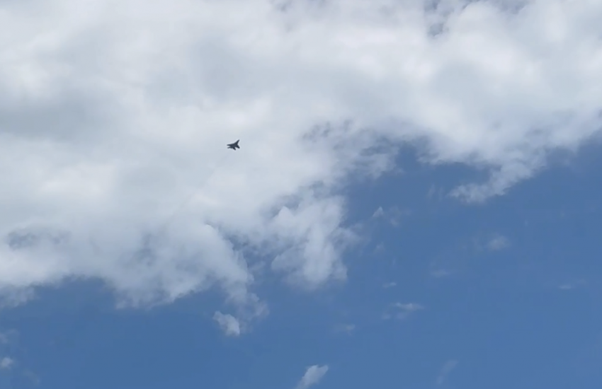 Появилось видео погони МиГ-29 за русской ракетой над пляжем в Одессе