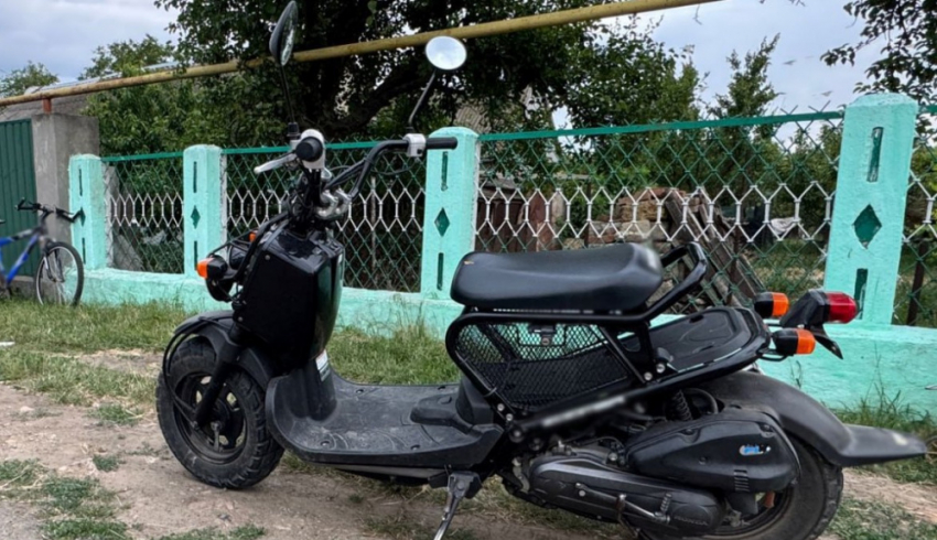 В Одесской области мужчина безуспешно пытался угнать мопед и автомобиль