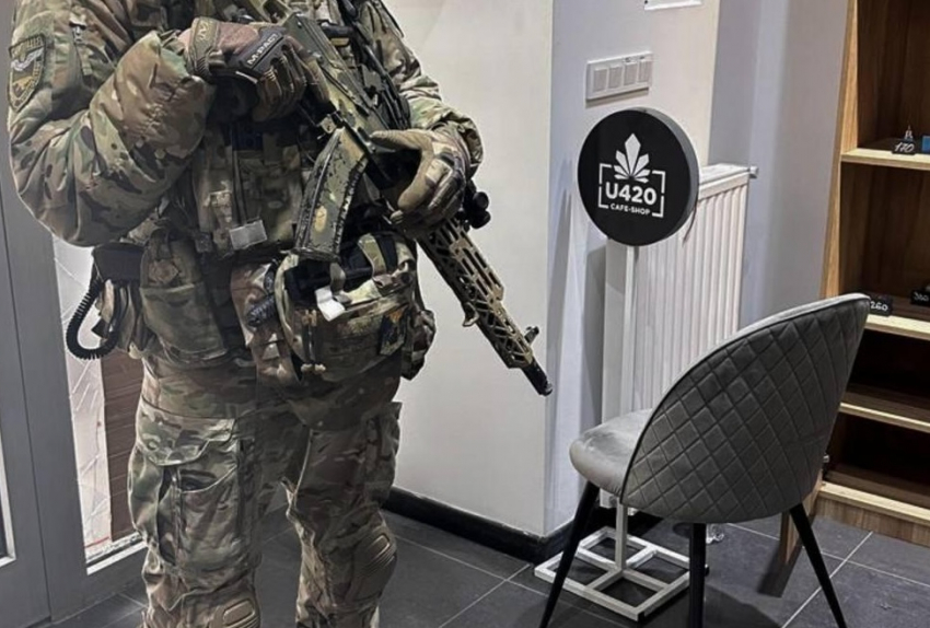 В сувенирных магазина Одессы, Харькова и Киева прошли массовые обыски  