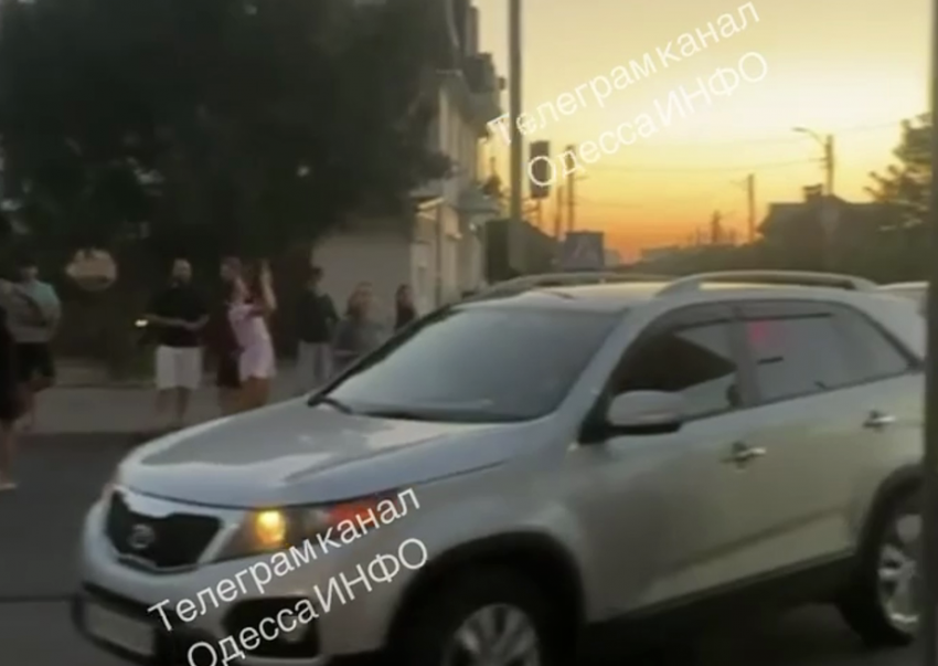 В Одессе шестые сутки без света закончились перекрытием дороги