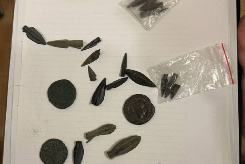 Житель Одесской области пытался продать редкий артефакт II-III века в интернете