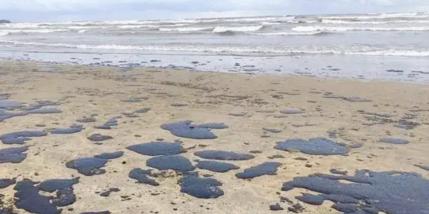 Эко-катастрофа дошла до одесского побережья: на дне Черного моря осел мазут