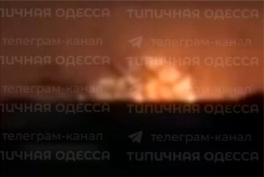 ВС РФ разнесли подстанцию морского порта в Одесской области - видео