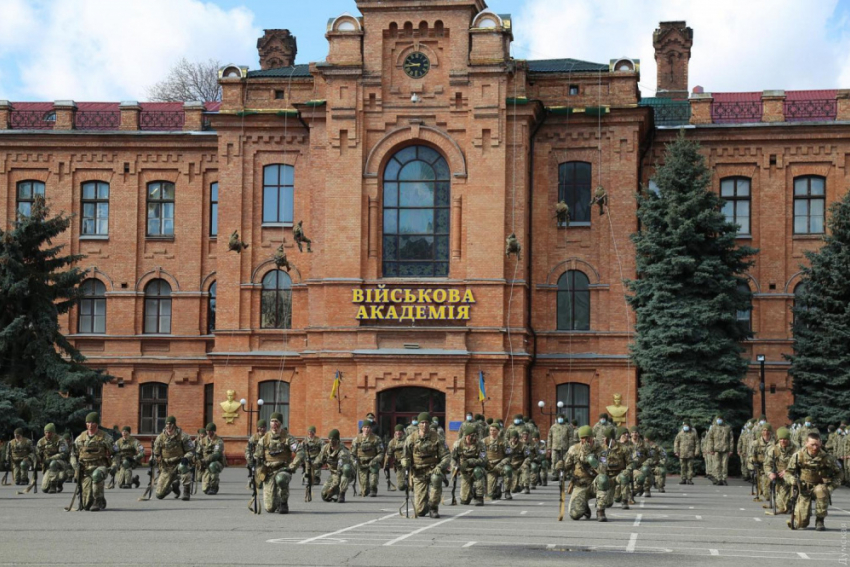 В Одесской военной академии начальник факультета покончил жизнь самоубийством