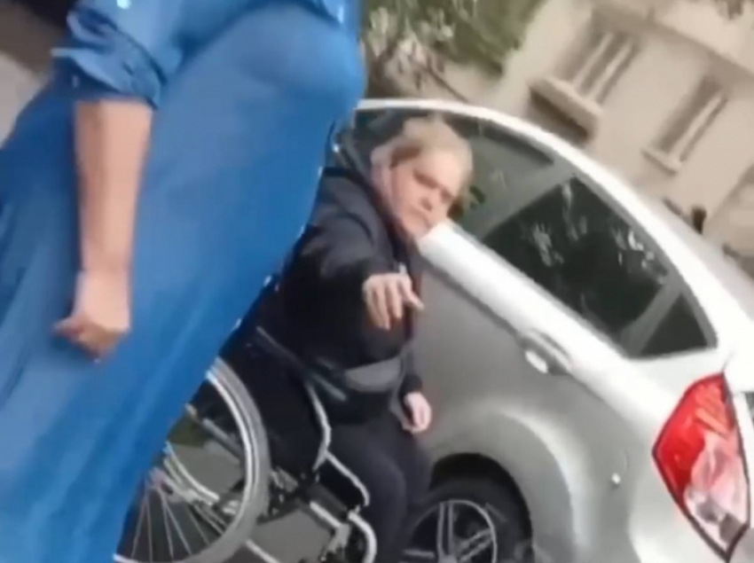 В Одессе военком заставлял парализованную женщину встать перед ним на колени