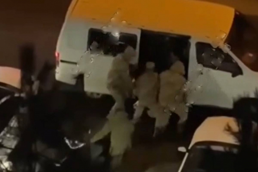 Появилось видео насильственной мобилизации курьера в Одессе сотрудниками ТЦК