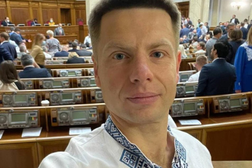 Кто слушал Гончаренко: одесский нардеп нашёл «жучок» в своей машине
