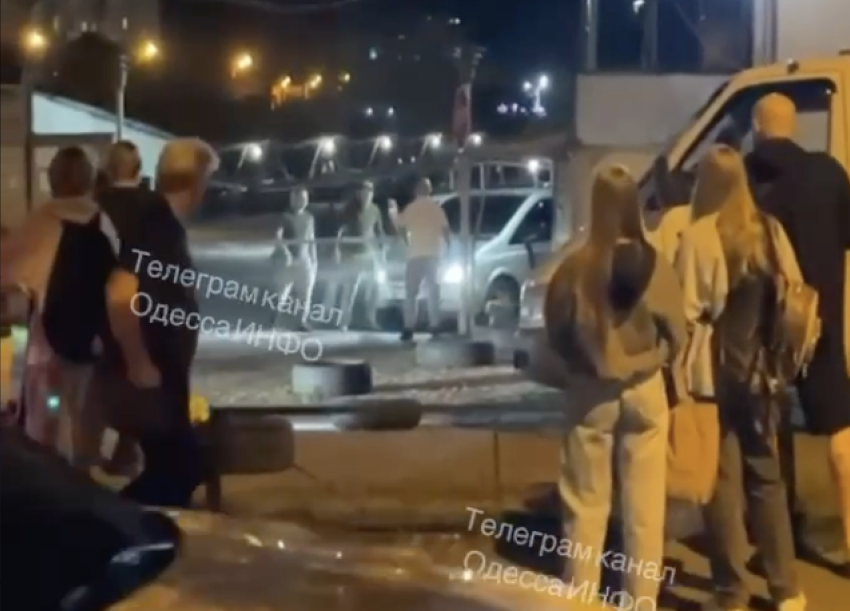 В Одессе горожане заблокировали два автобуса ТЦК и напугали военкомов