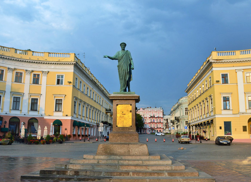 Тихий бунт: чиновники Одессы выступили против бандеровских названий