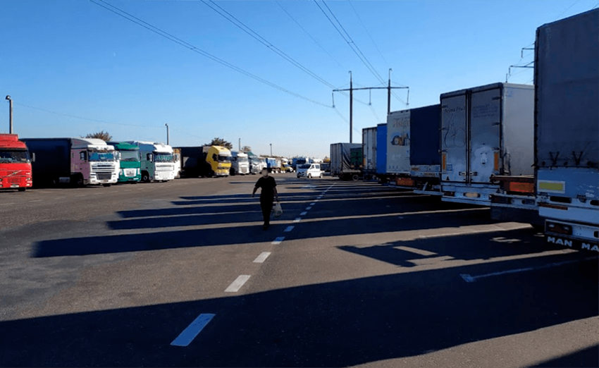 Одесские чиновники потратили 420 миллионов рублей на автостоянки с VIP-туалетами 