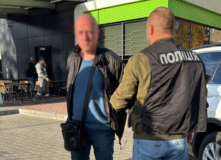 В Одессе задержали афериста, торговавшего отсрочкой за 5,5 тысяч долларов