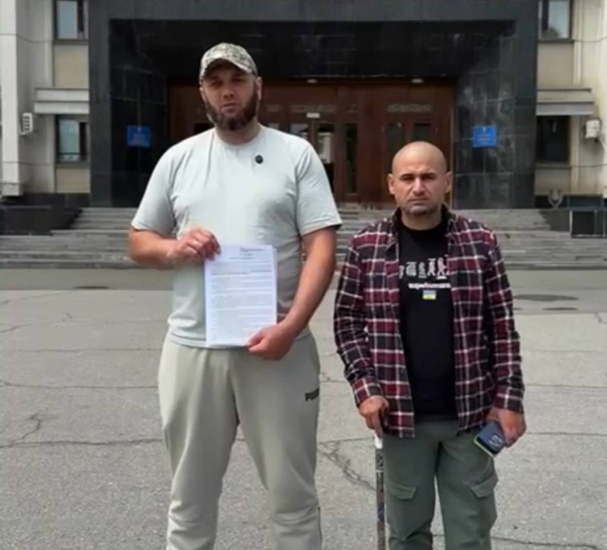 Инвалиды ВСУ снова просят у власти сохранить пляж «Калетон» за Юрием Дегасом