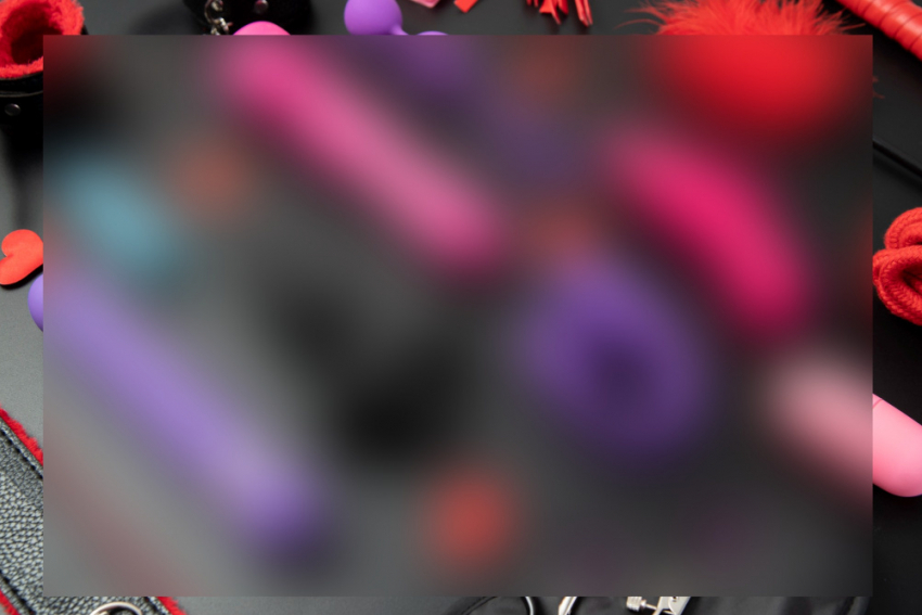 В Одессе суд отнял у вебкамщиц десятки секс-игрушек за распространение порнографии