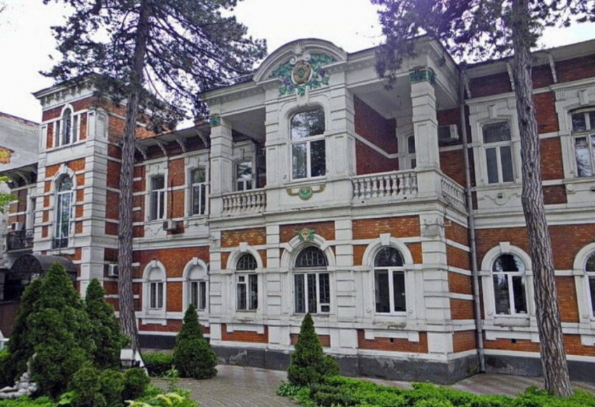 В Одессе сносят памятники архитектуры во время тревоги и заявляют, что это последствия атаки РФ