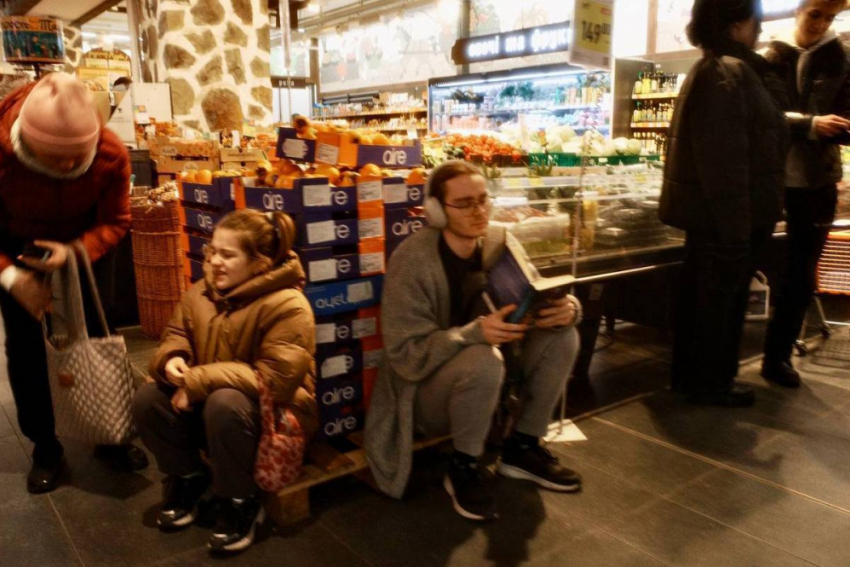 «Генератор мира и глинтвейн на костре»: одесситы спасают друг друга в блэкаут