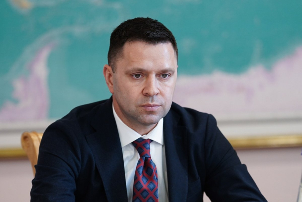 vladislav-neveselii-37321.jpg